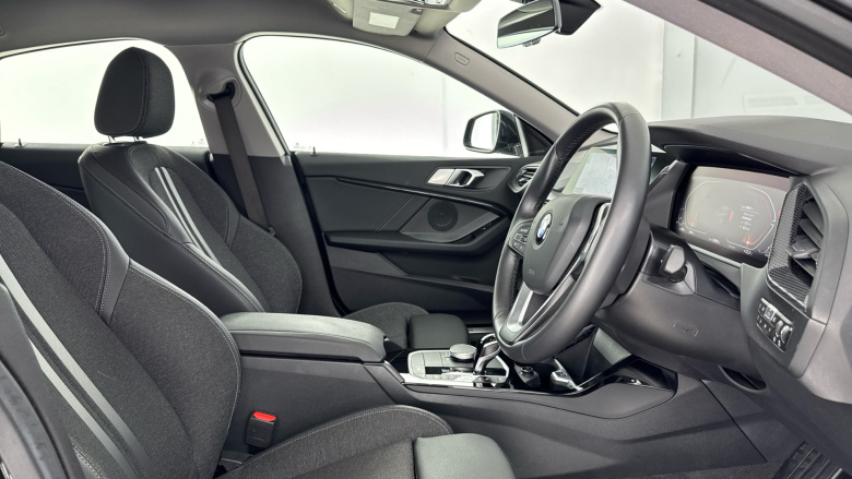 BMW 2 Series 218i Sport 4dr DCT Petrol Saloon